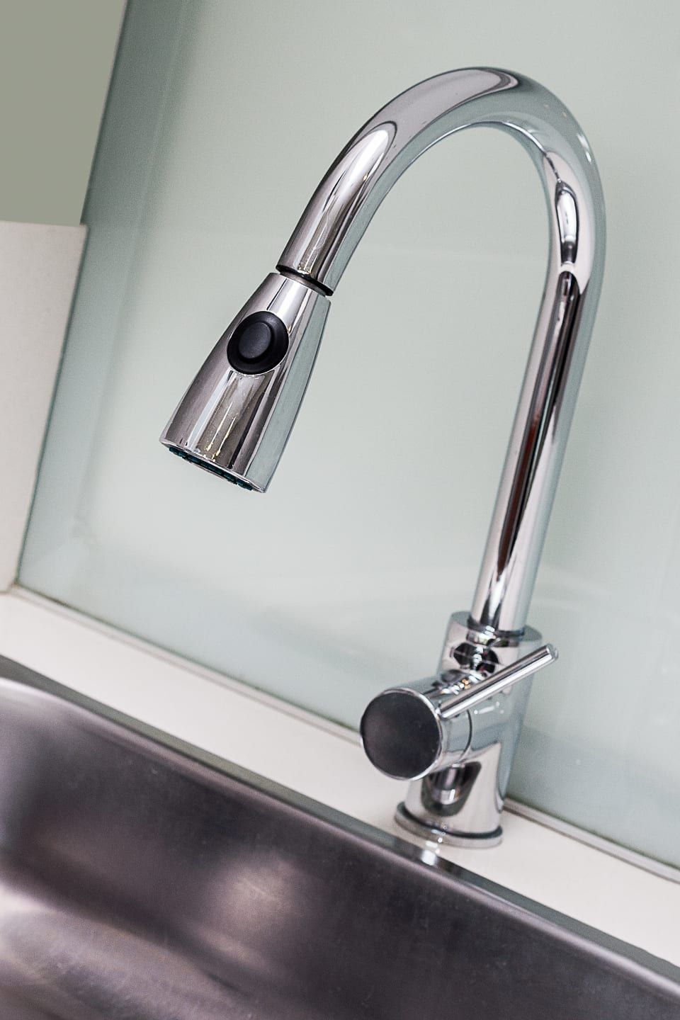 Modern chrome pull-down kitchen faucet